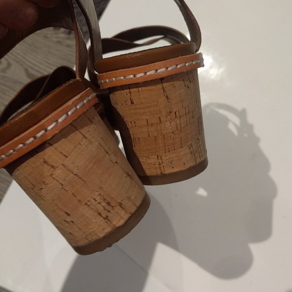 Sam Edelman Tan Leather Cross-Strap Sandals with Gold Buckles - Picture 10 of 12